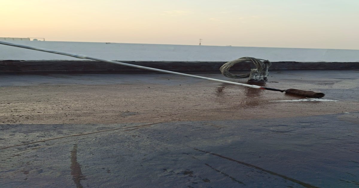 أفضل عازل مائي فوق البلاط