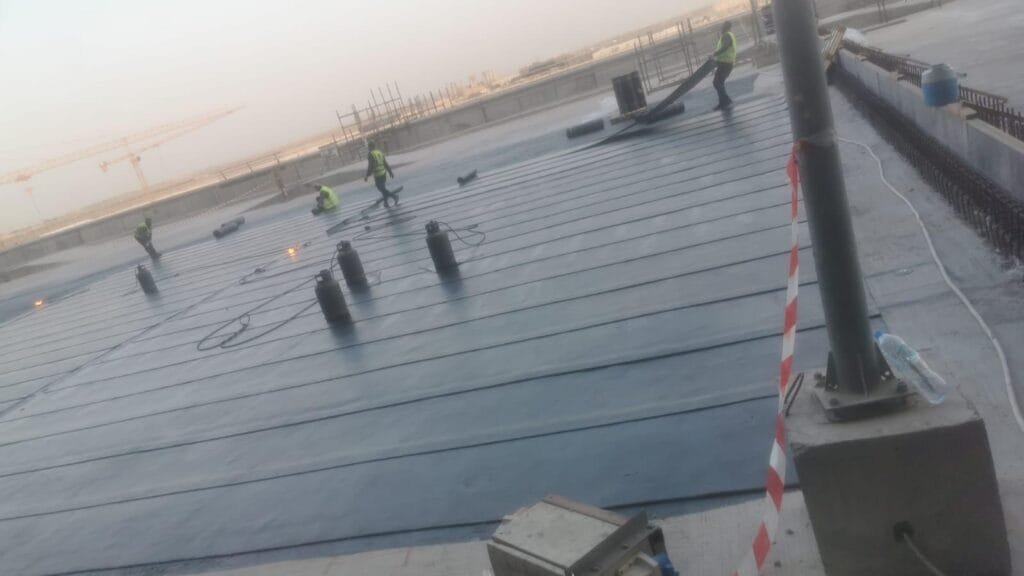 تركيب عازل السطح في الكويت